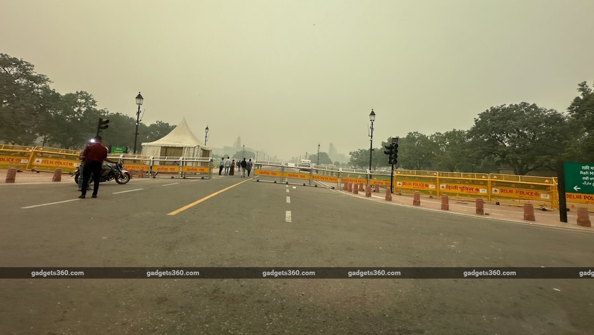 delhi-air-pollution:-these-apps-can-help-you-track-aqi-data