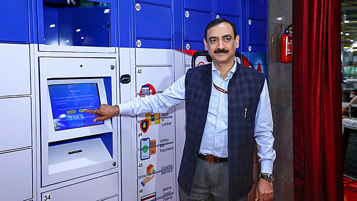 delhi-metro-commuters-can-now-store-their-bags-in-smart-lockers-at-stations