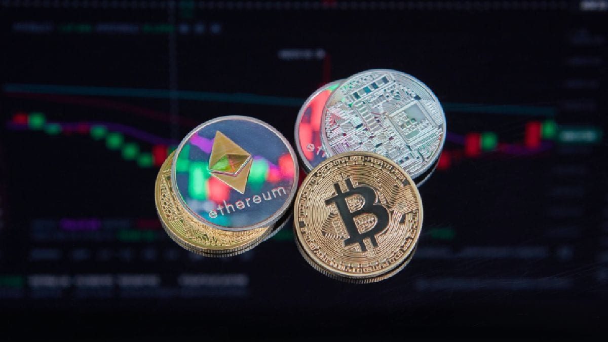 bitcoin,-ether-see-notable-price-dips-after-days-of-seeing-profits