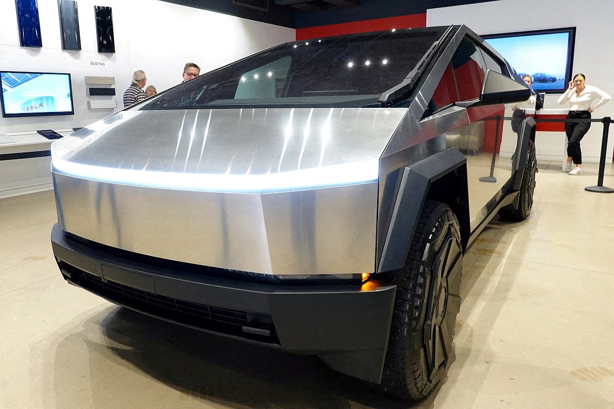 tesla's-cybertruck-arrives-two-years-behind-schedule-with-these-downsides