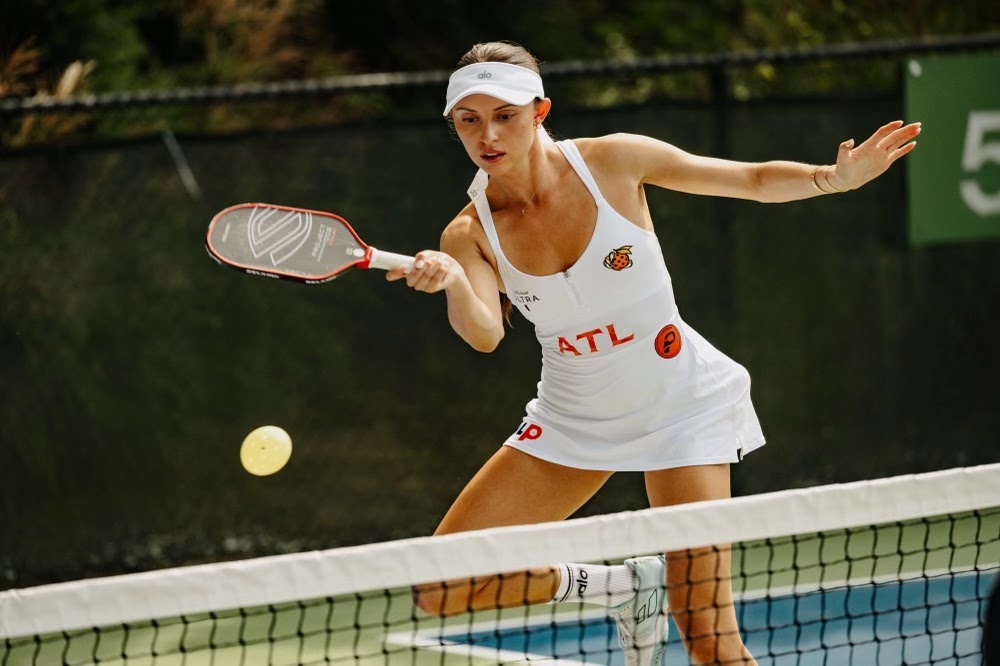 a-pro-pickleball-player-shares-6-secrets-to-a-stronger-pickleball-serve