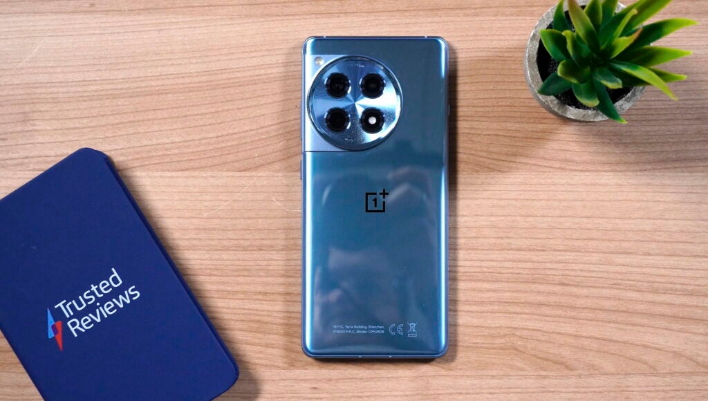 oneplus-12r-review:-a-very-good-phone-with-some-issues