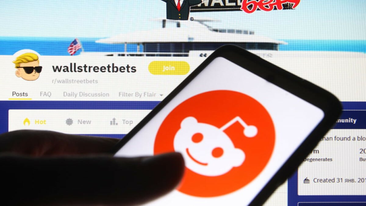 reddit-prices-ipo-at-$34-per-share-r/wallstreetbets-predicts-it-will-tank.