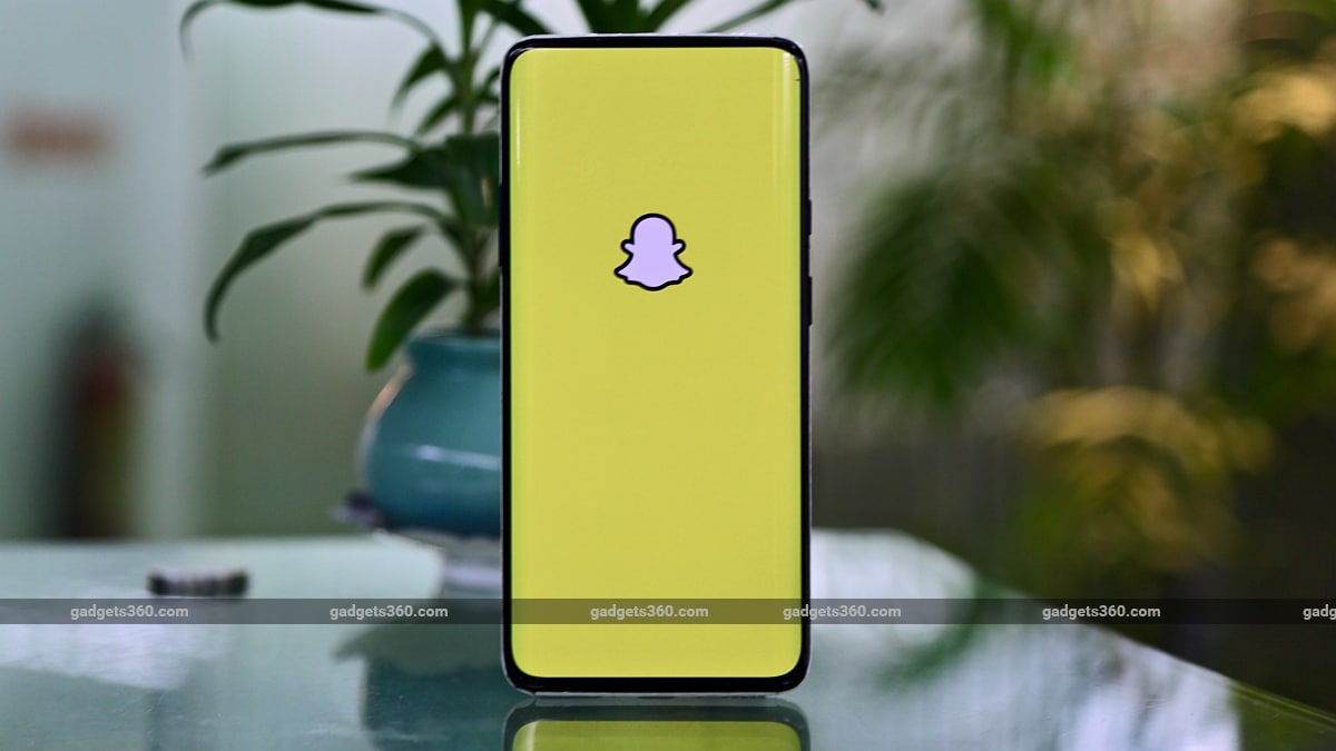snapchat-releases-'ar-pichkari'-lens-to-celebrate-holi-2024:-how-it-works