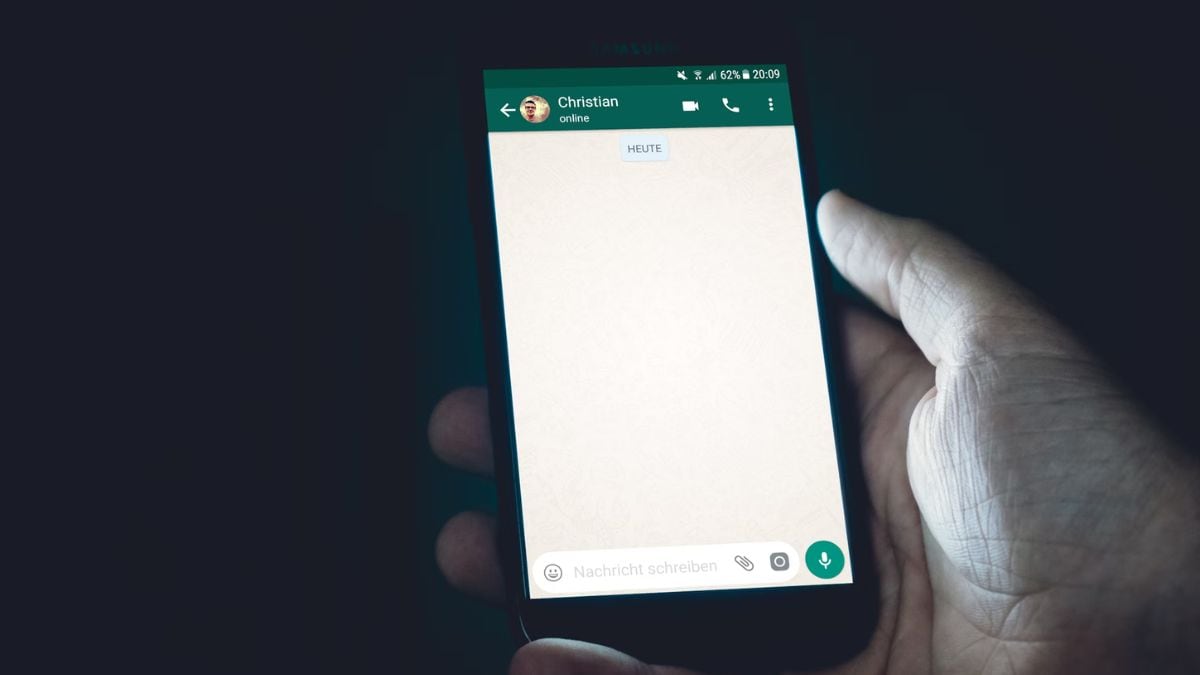 whatsapp-might-soon-let-you-automatically-transcribe-voice-notes