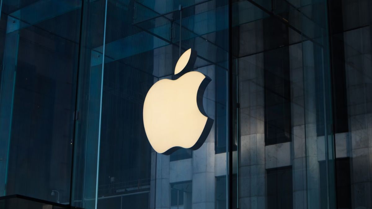 apple-training-ai-models-on-data-purchased-from-shutterstock:-report