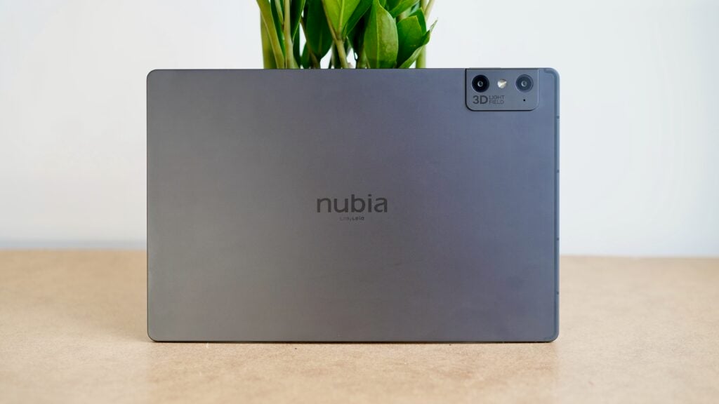 nubia-pad-3d-review:-glasses-free-3d-at-a-cost