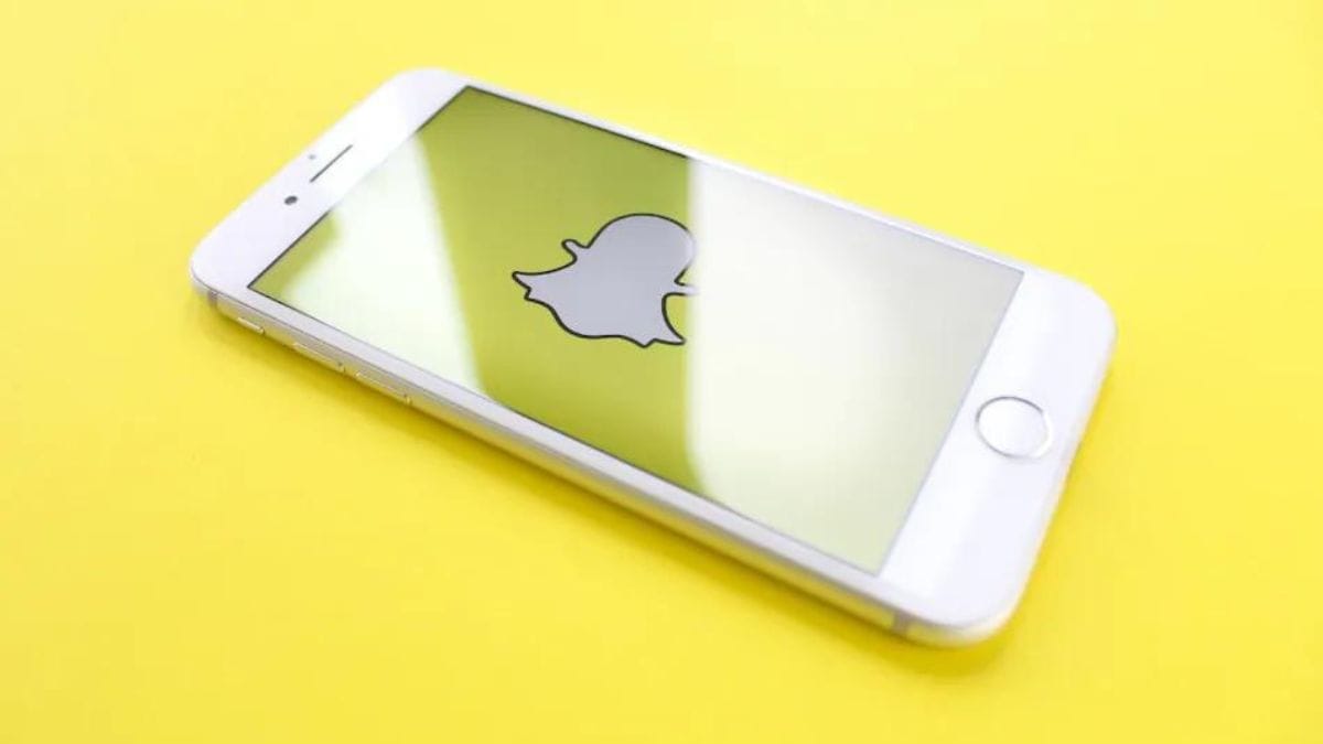 you-can-now-edit-messages,-send-emoji-reactions-and-more-on-snapchat