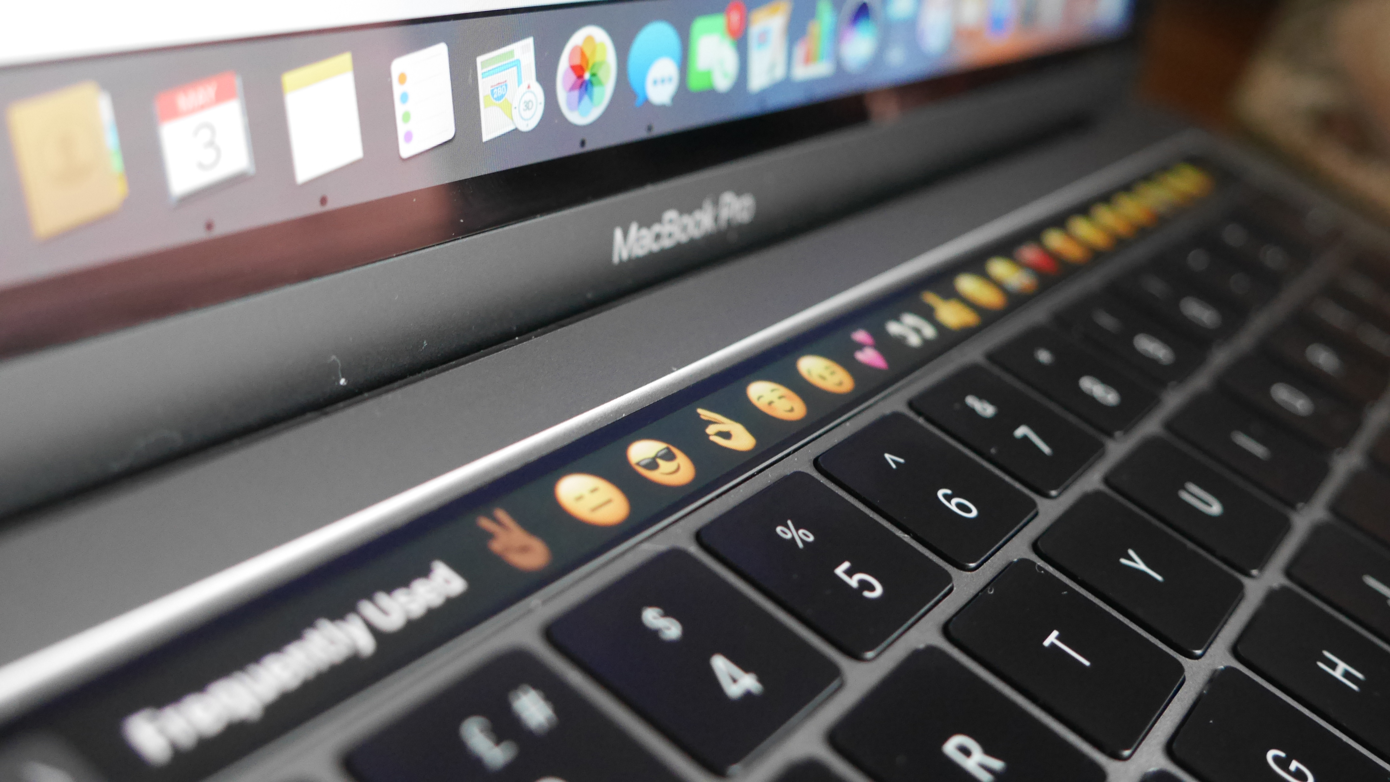 touchscreen-macbooks-could-launch-in-the-‘next-few-years’-–-but-not-before-a-significant-ipad-overhaul