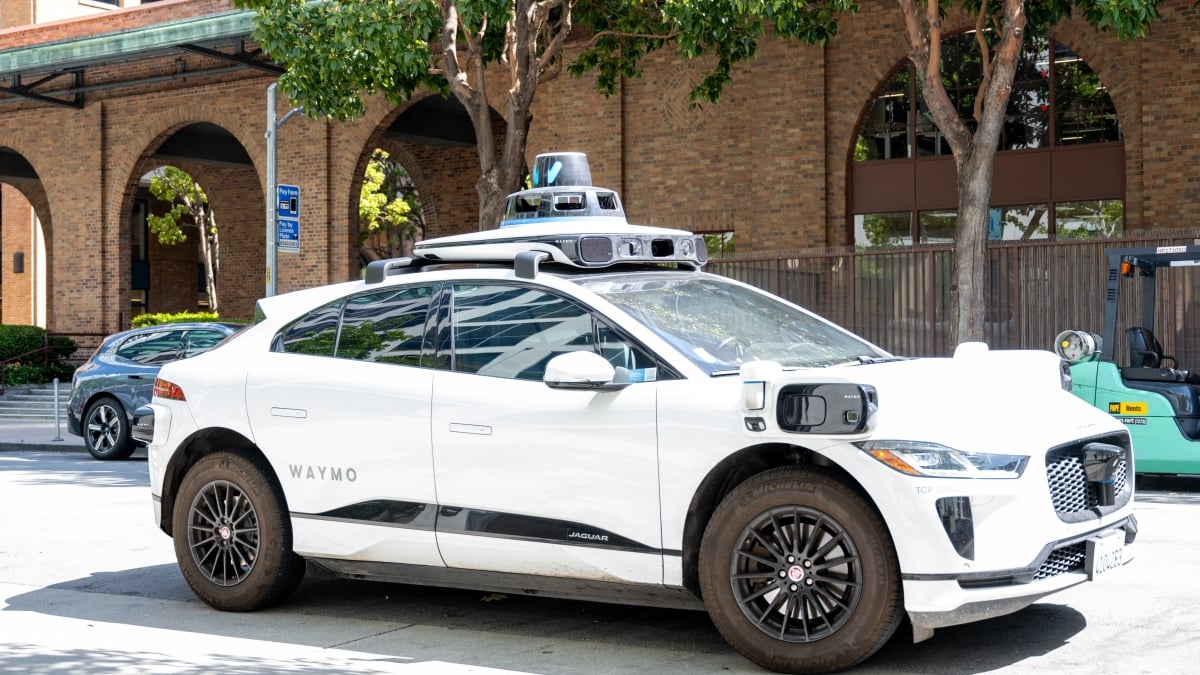 waymo-recalls-all-self-driving-cars-after-driverless-taxi-crash