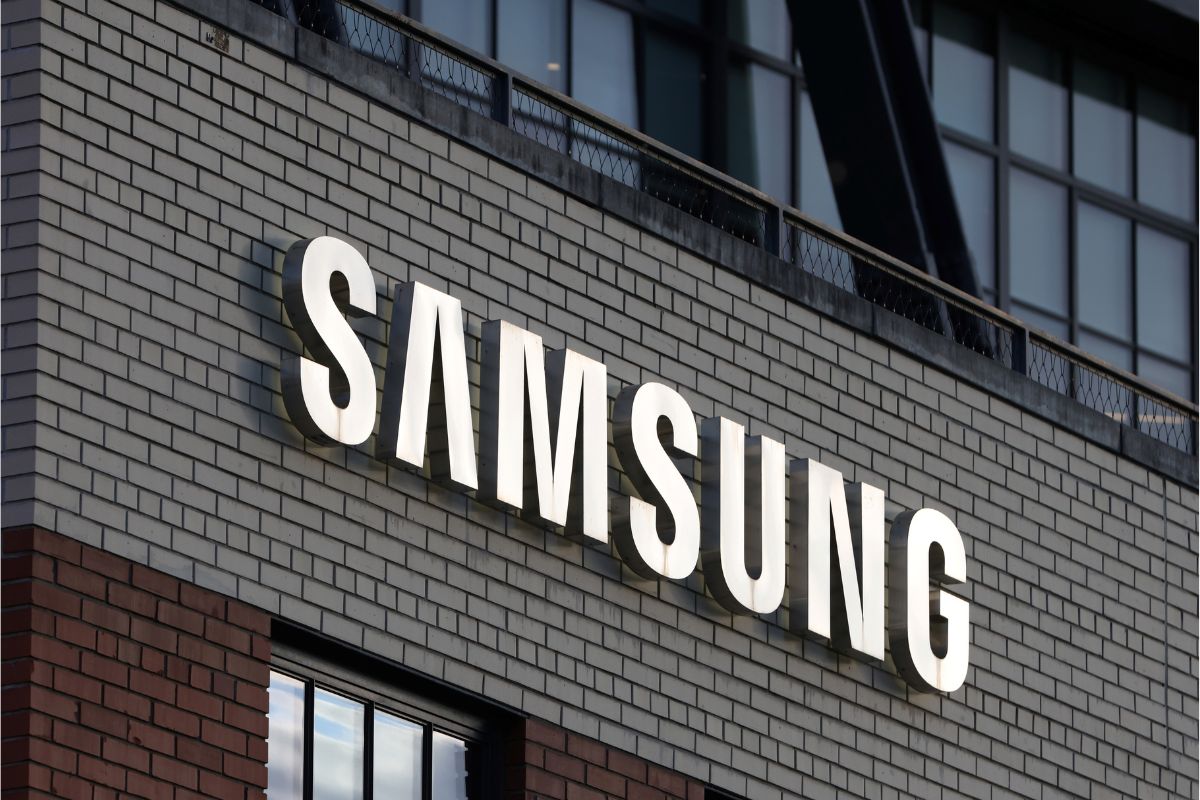 samsung-hires-ex-apple-executive-to-run-its-new-ai-division