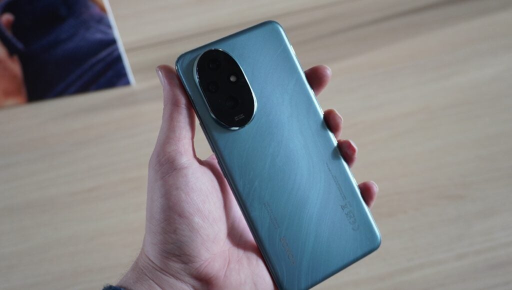 honor-200-review:-first-impressions-of-the-mid-ranger