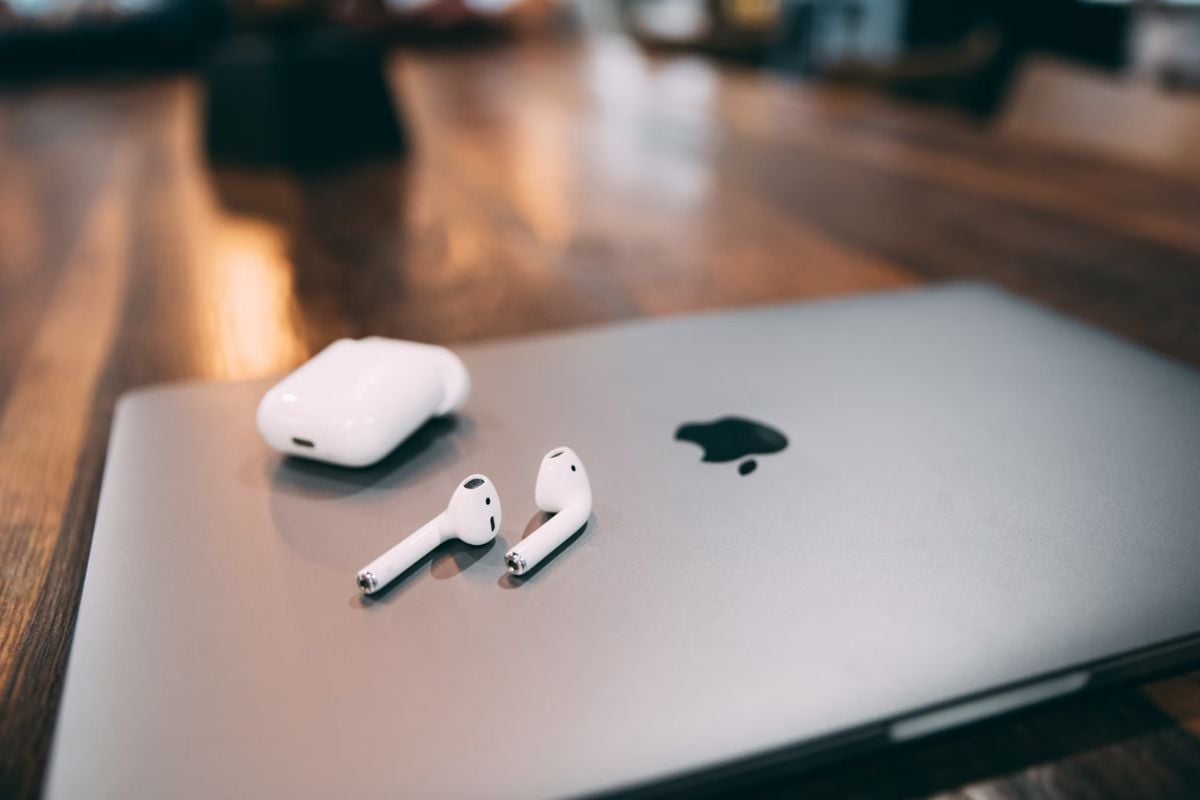 apple-could-soon-launch-airpods-with-cameras:-ming-chi-kuo