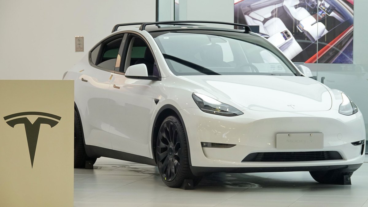 tesla-makes-it-onto-chinese-government-purchase-list-|-techcrunch