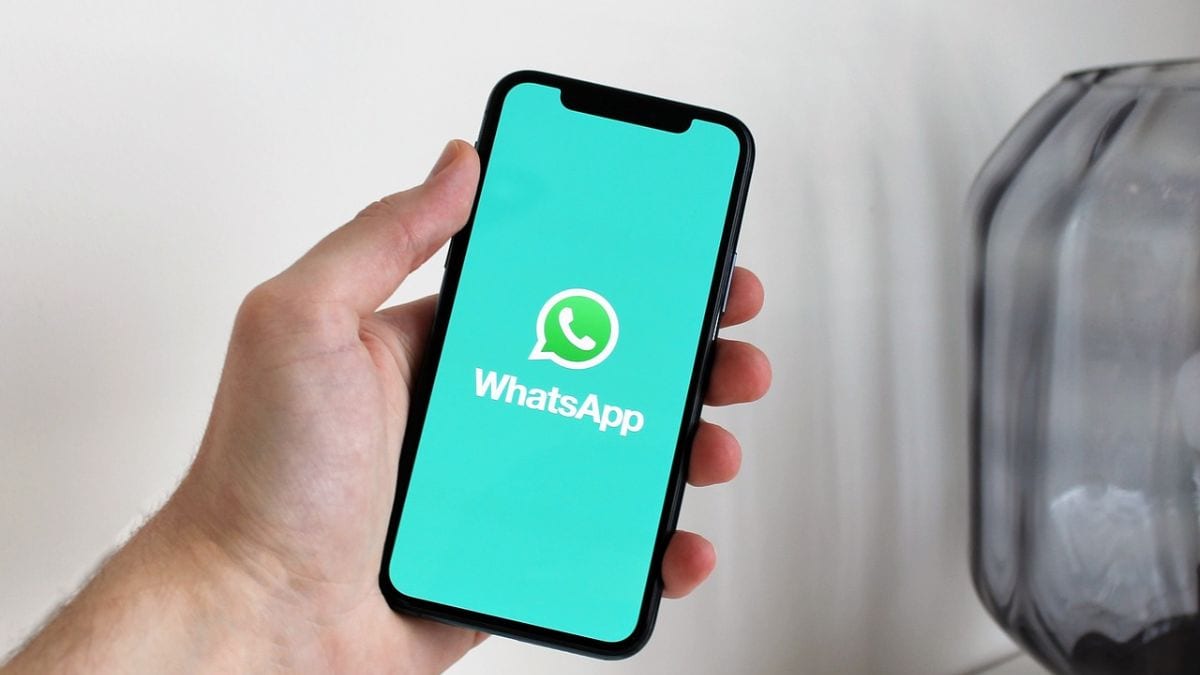 whatsapp-may-soon-let-users-transcribe-voice-messages