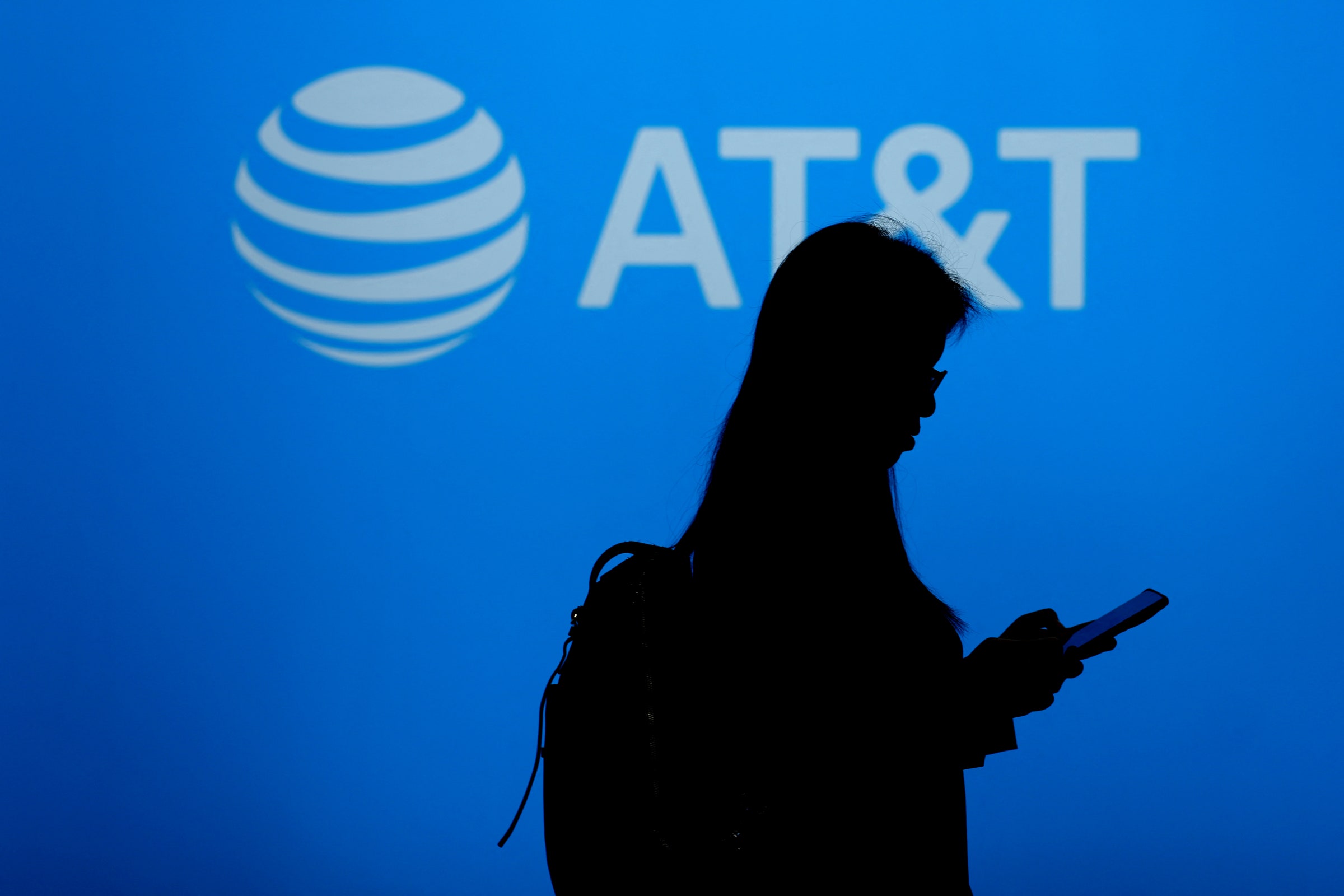 the-sweeping-danger-of-the-at&t-phone-records-breach