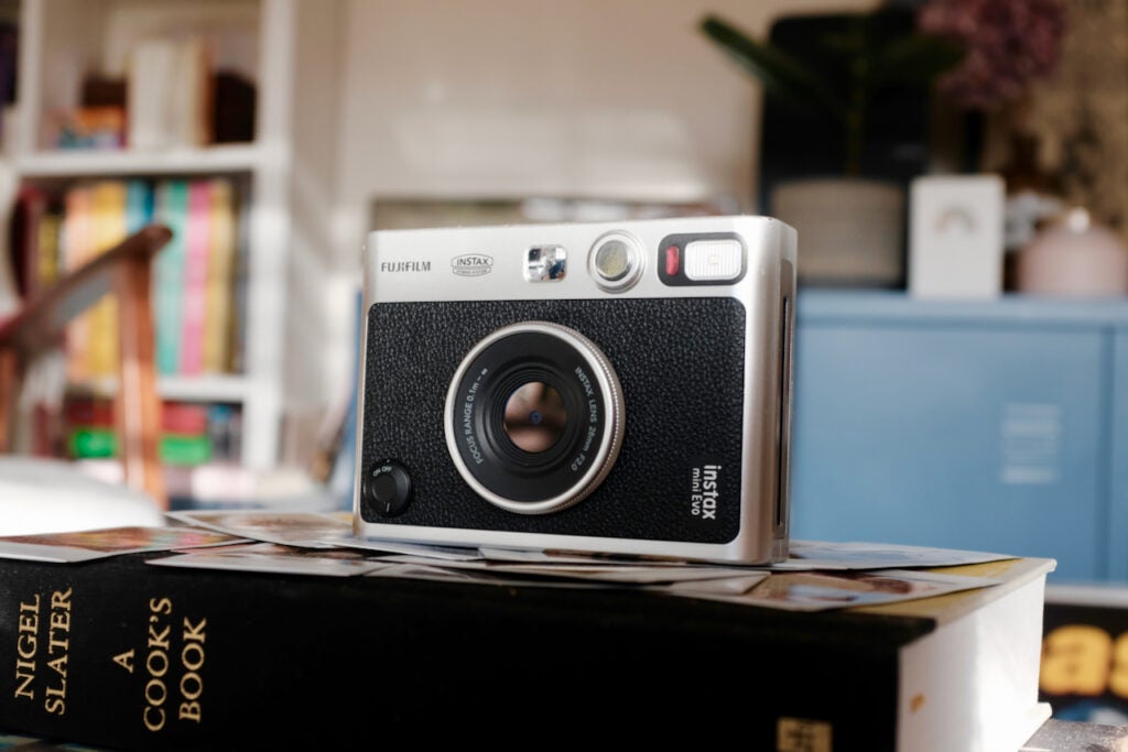 fujifilm-instax-mini-evo