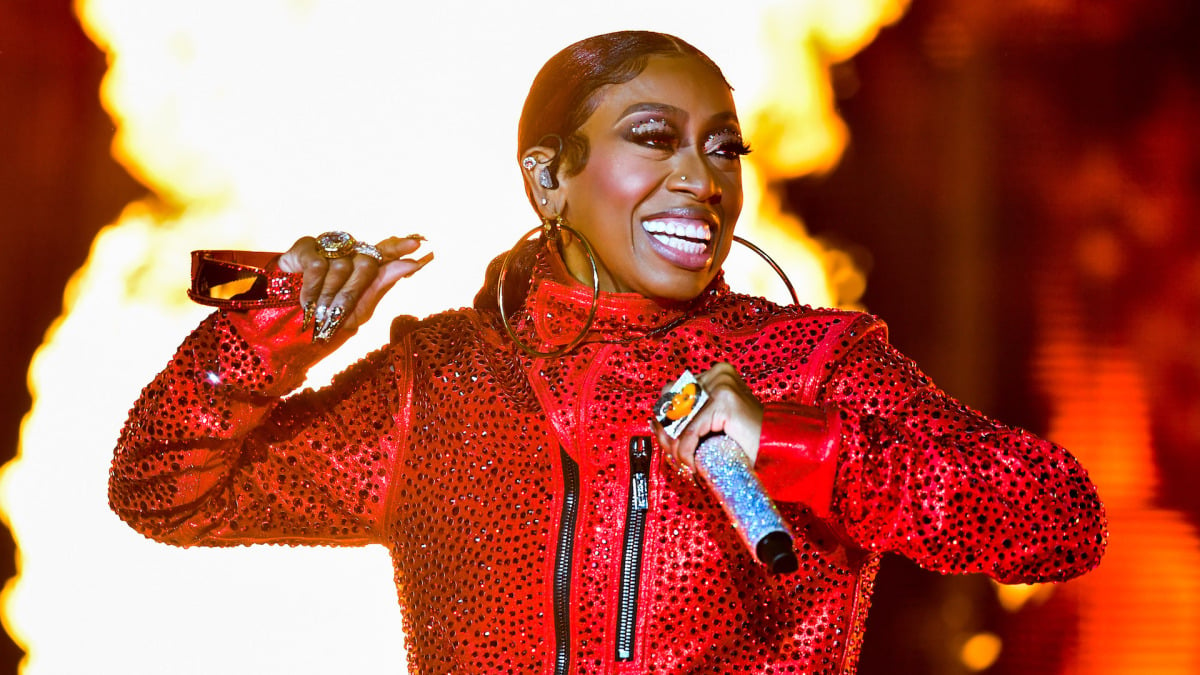 the-first-hip-hop-song-beamed-into-space?-congrats-missy-elliott.