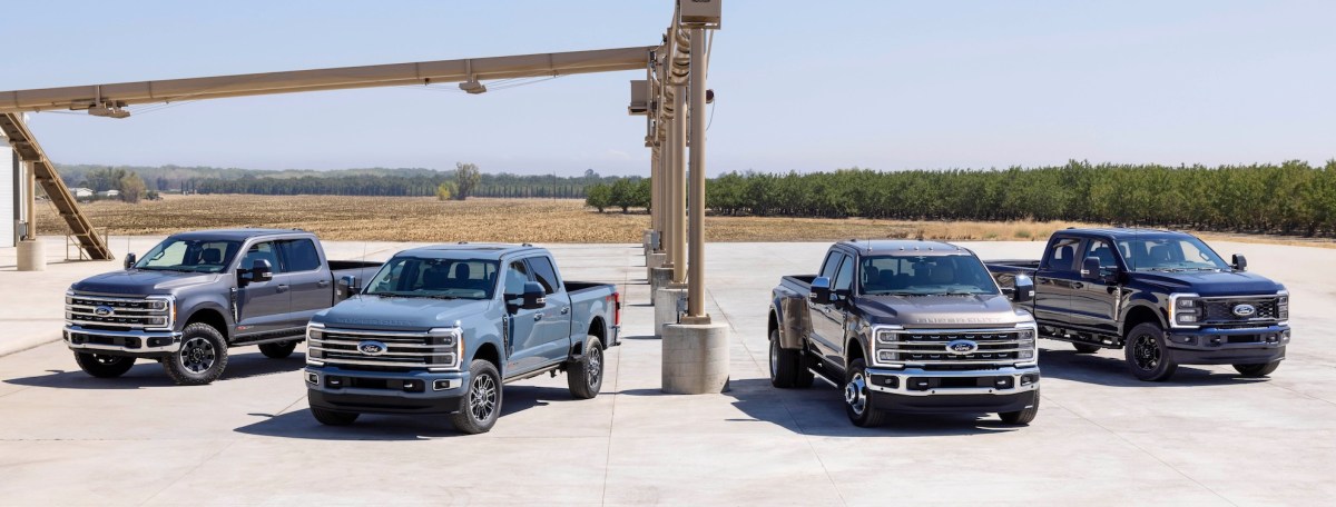 ford’s-ev-plans-are-in-flux-once-again-as-it-invests-$3b-into-its-biggest-trucks-|-techcrunch