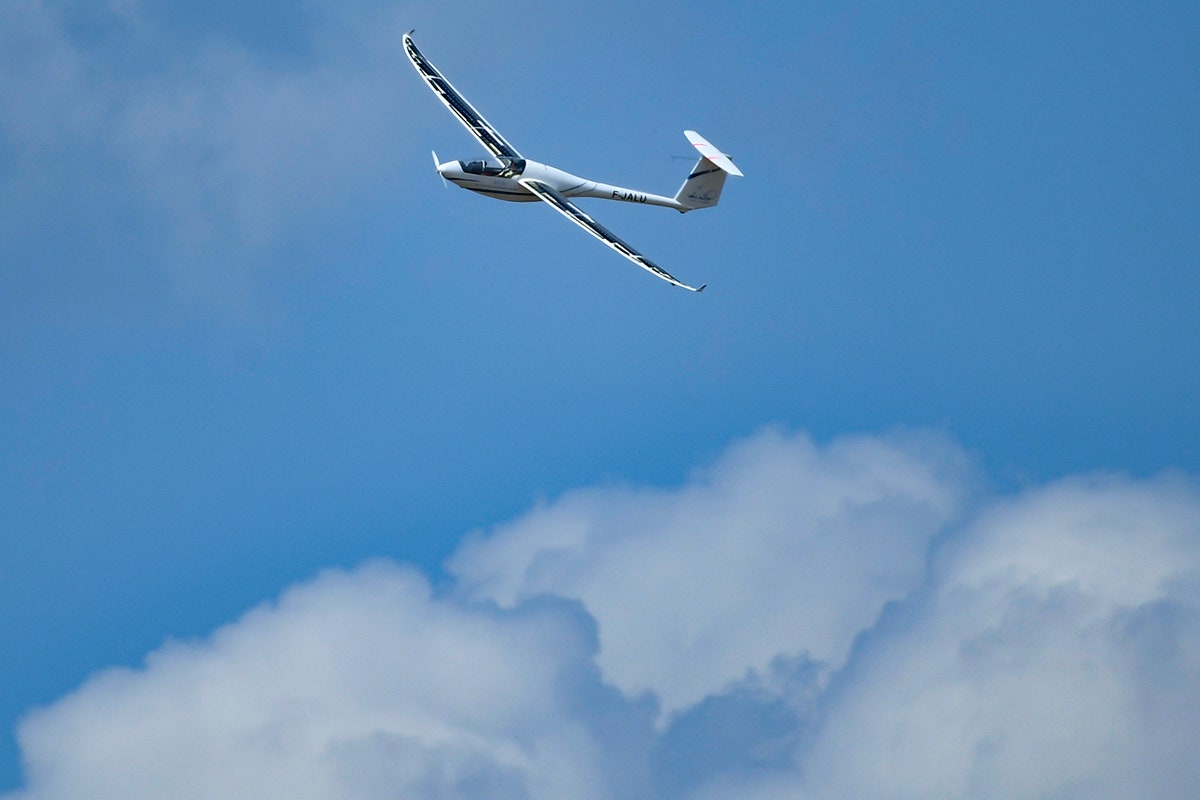 no,-you-can’t-have-a-solar-powered-passenger-plane