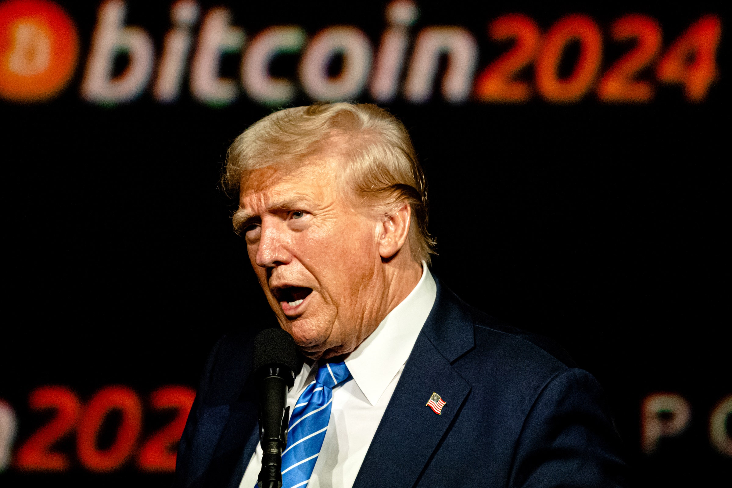 donald-trump-backs-‘strategic-bitcoin-stockpile’-in-speech-to-crypto-faithful