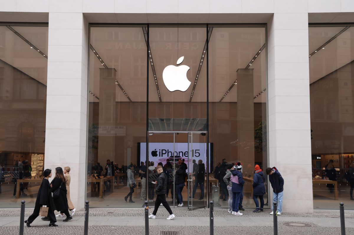 apple-reaches-its-first-contract-agreement-with-a-us-retail-union-|-techcrunch