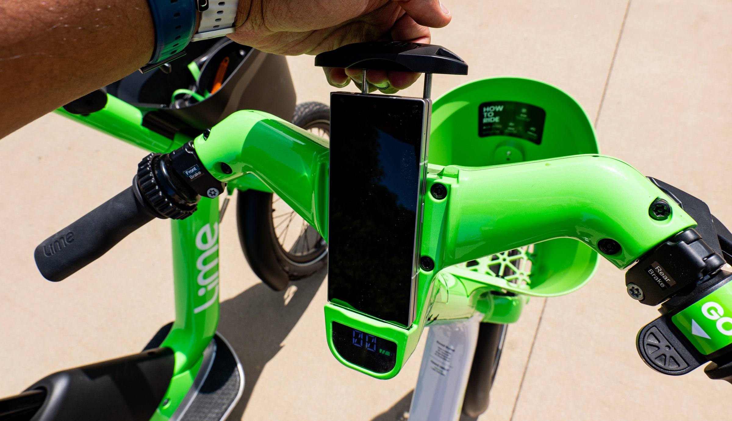 lime’s-new-rideshare-ebikes-are-more-approachable—throttle-and-all