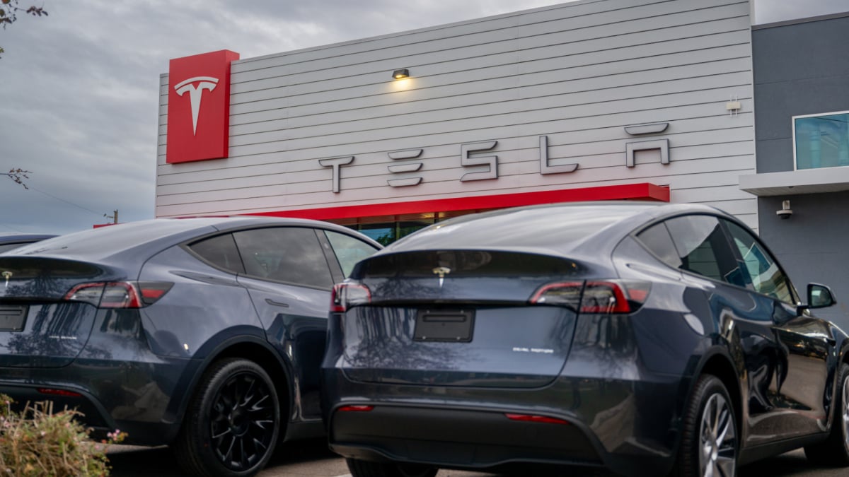 tesla-recalls-1.8-million-cars-over-hood-issue