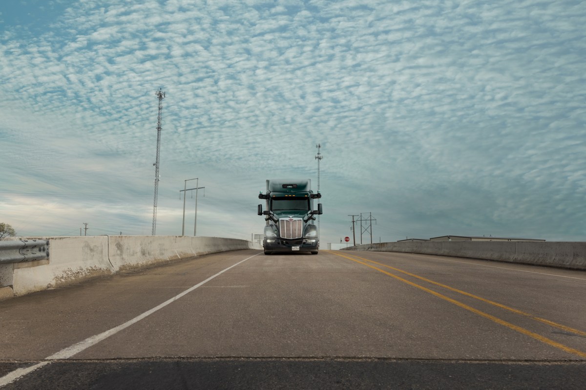 self-driving-truck-startup-aurora-innovation-to-sell-up-to-$420m-in-shares-ahead-of-commercial-launch-|-techcrunch