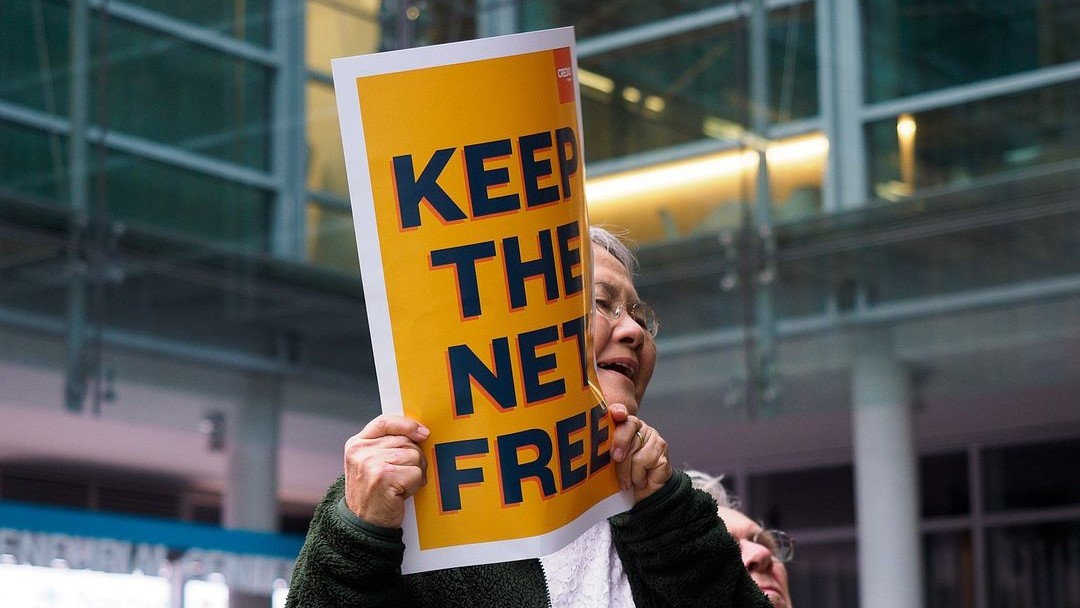 net-neutrality-rules-are-temporarily-blocked,-but-you-shouldn