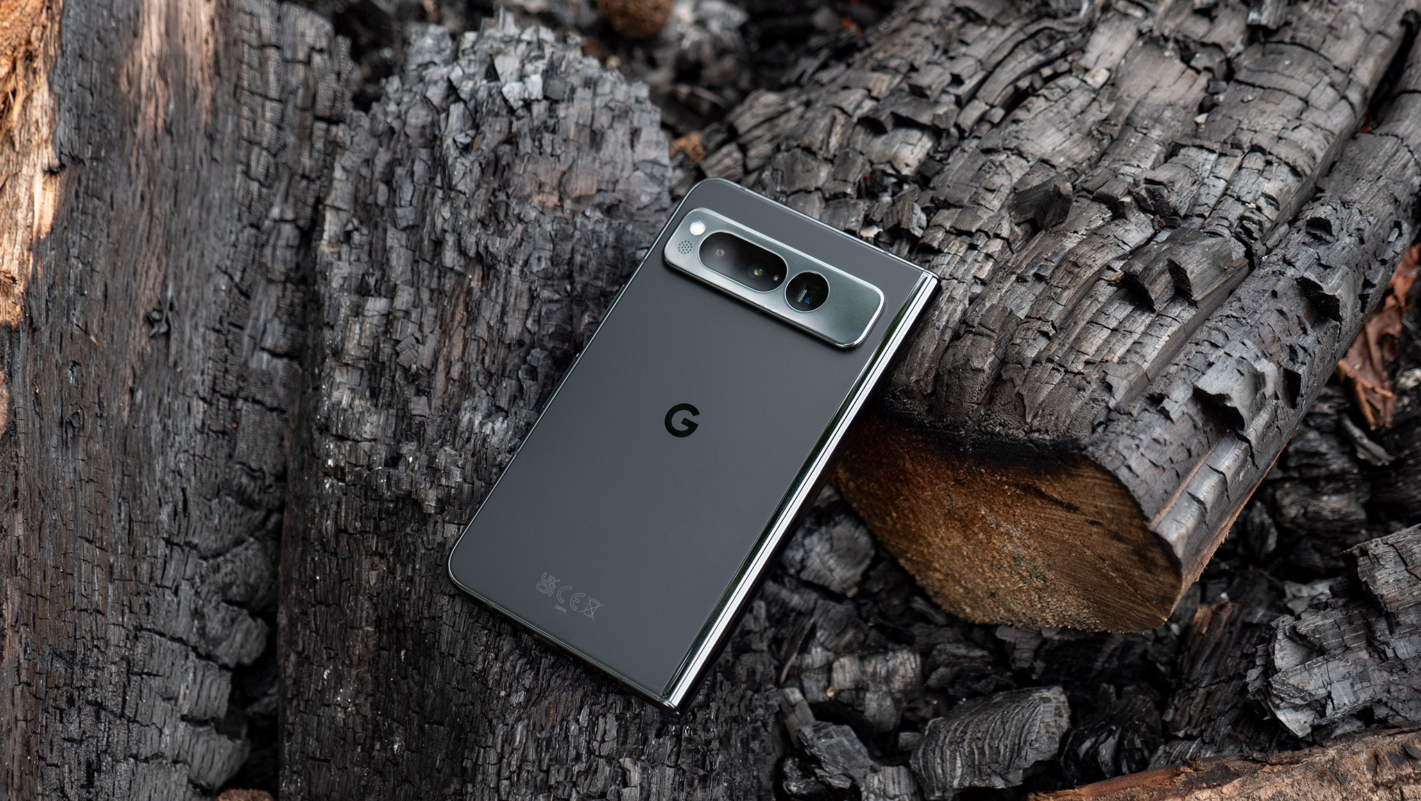 check-out-the-google-pixel-9-pro-fold-flaunting-its-official-case-in-the-wild