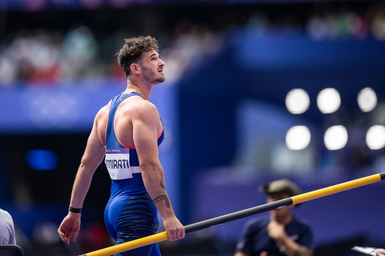 the-french-pole-vaulter-who-knocked-the-bar-off-with-his-bulge-spoke-out-about-the-mishap