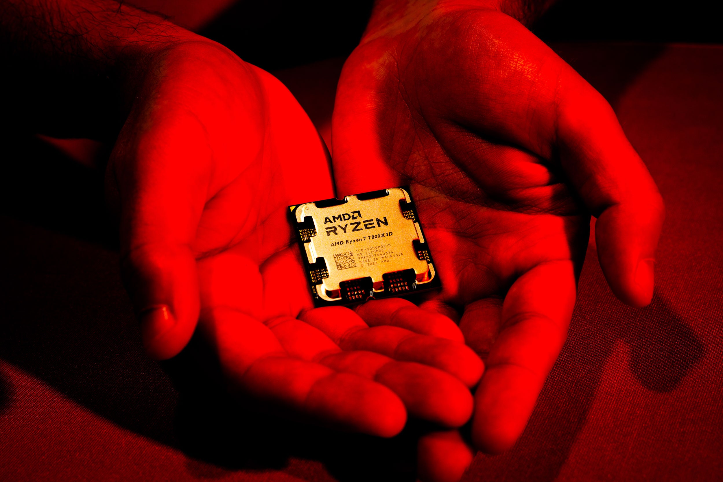 ‘sinkclose’-flaw-in-hundreds-of-millions-of-amd-chips-allows-deep,-virtually-unfixable-infections