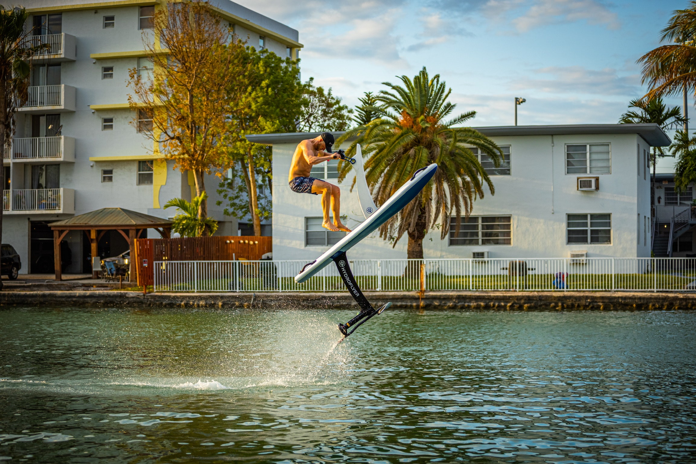 this-$15k-electric-hydrofoil-is-the-mountain-bike-of-the-sea