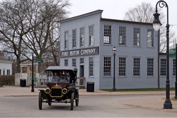 ford motor company building in 1900s