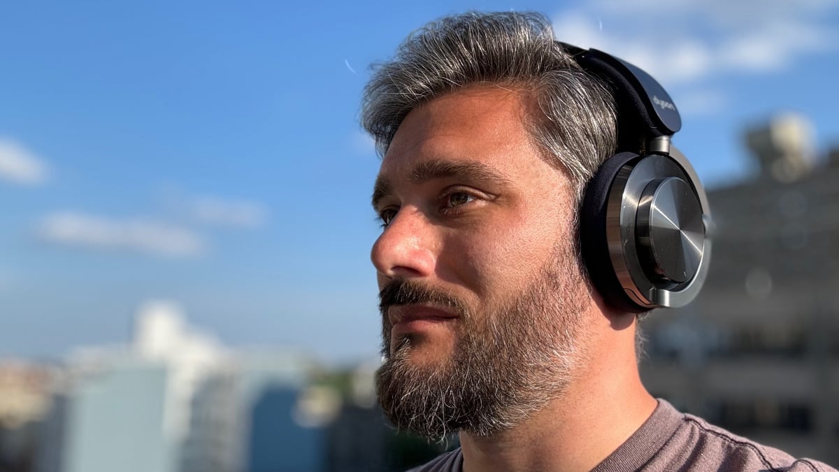 review:-dyson's-new-headphones-have-awe-inspiring-features-and-a-clunky-design