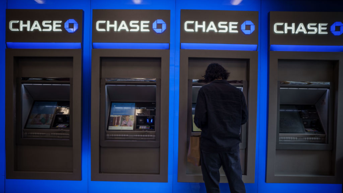 tiktok-viral-chase-bank-money-glitch-is-just-bank-fraud-don't-do-it.