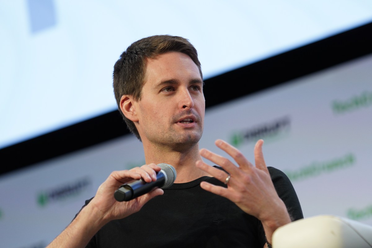 snap-ceo-says-the-company-is-testing-a-'simplified'-snapchat-|-techcrunch