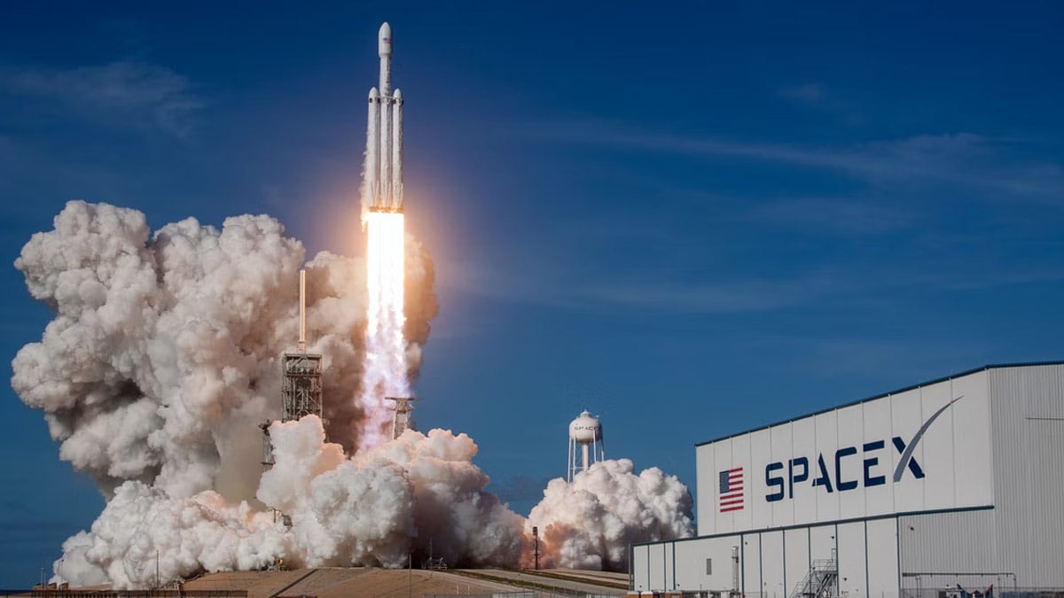 spacex's-falcon-9-grounded-after-failed-attempt-to-land-back-on-earth