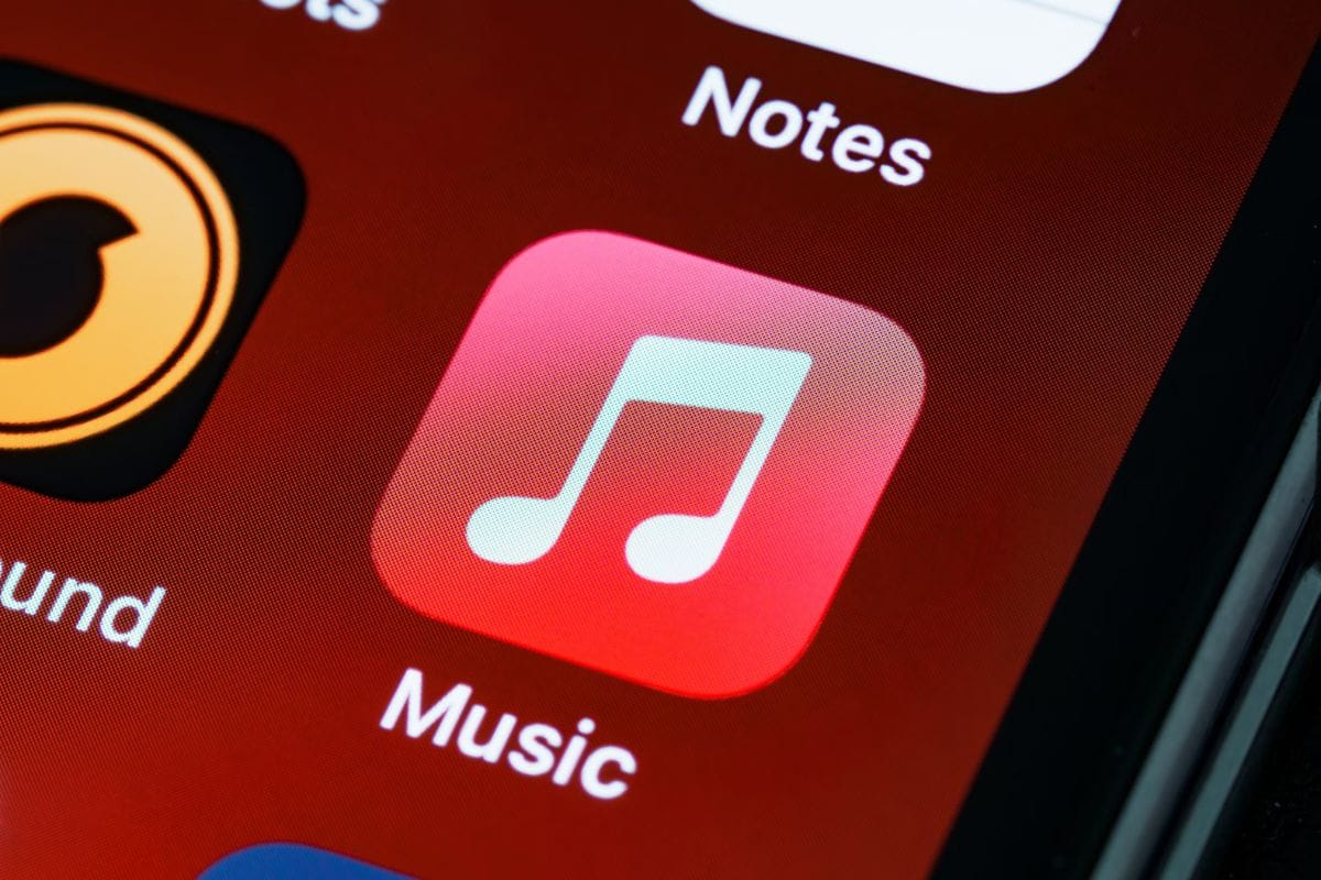 you-can-now-transfer-apple-music-playlists-to-youtube-music:-here's-how