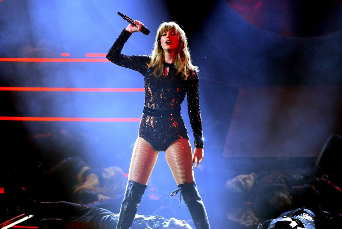 taylor-swift-cites-'fears-around-ai'-as-she-endorses-the-democratic-ticket-|-techcrunch