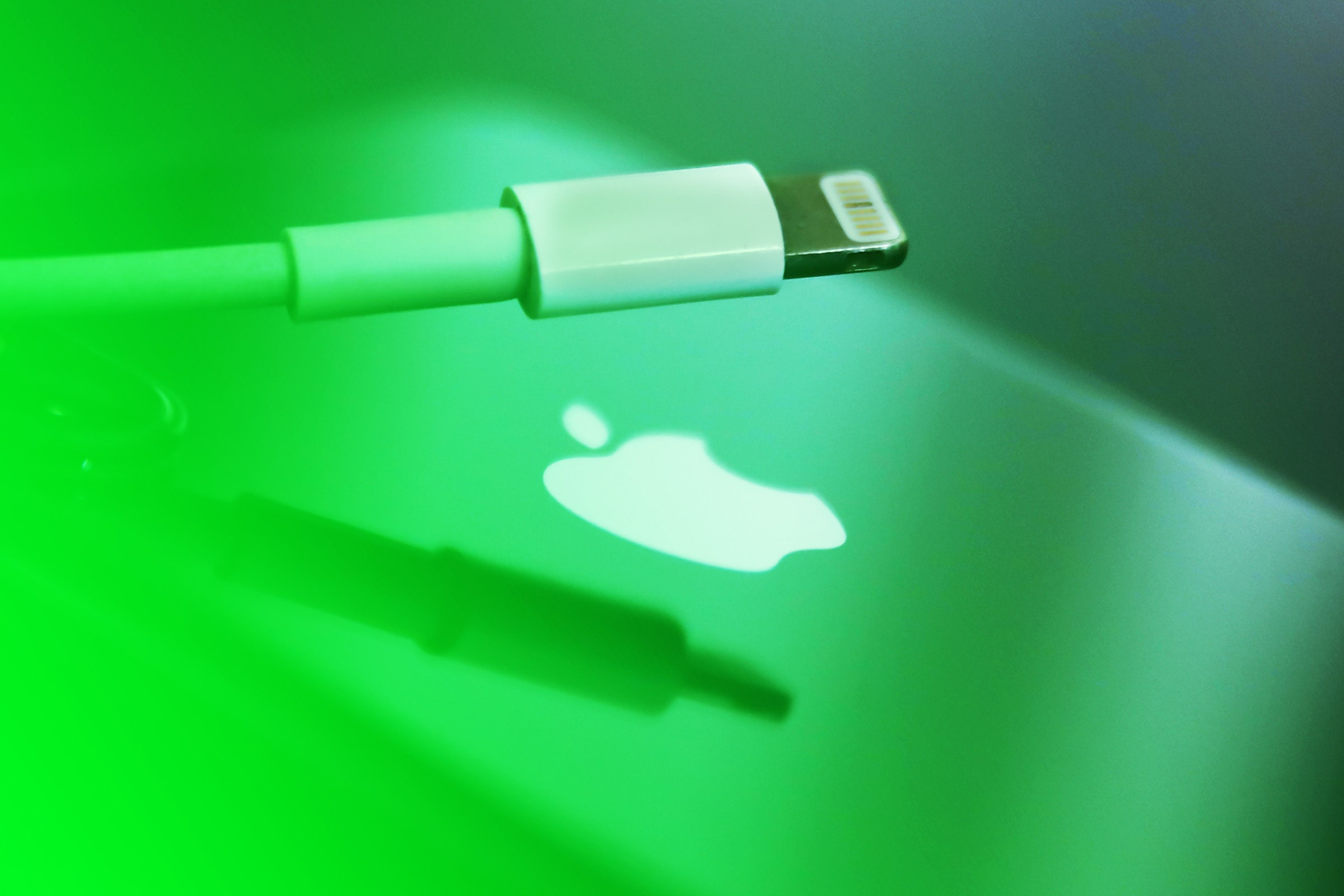 only-three-lonely-products-still-use-apple's-lightning-connector