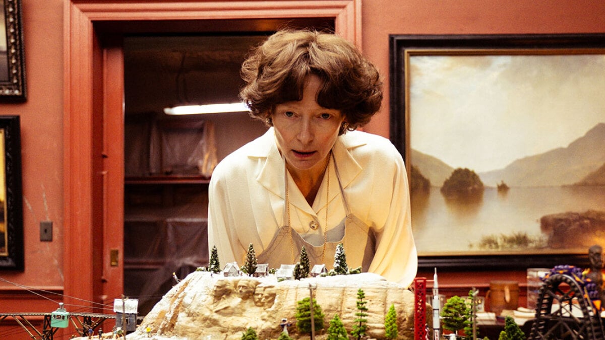 'the-end'-review:-tilda-swinton-sings-of-delusion-in-apocalypse-musical