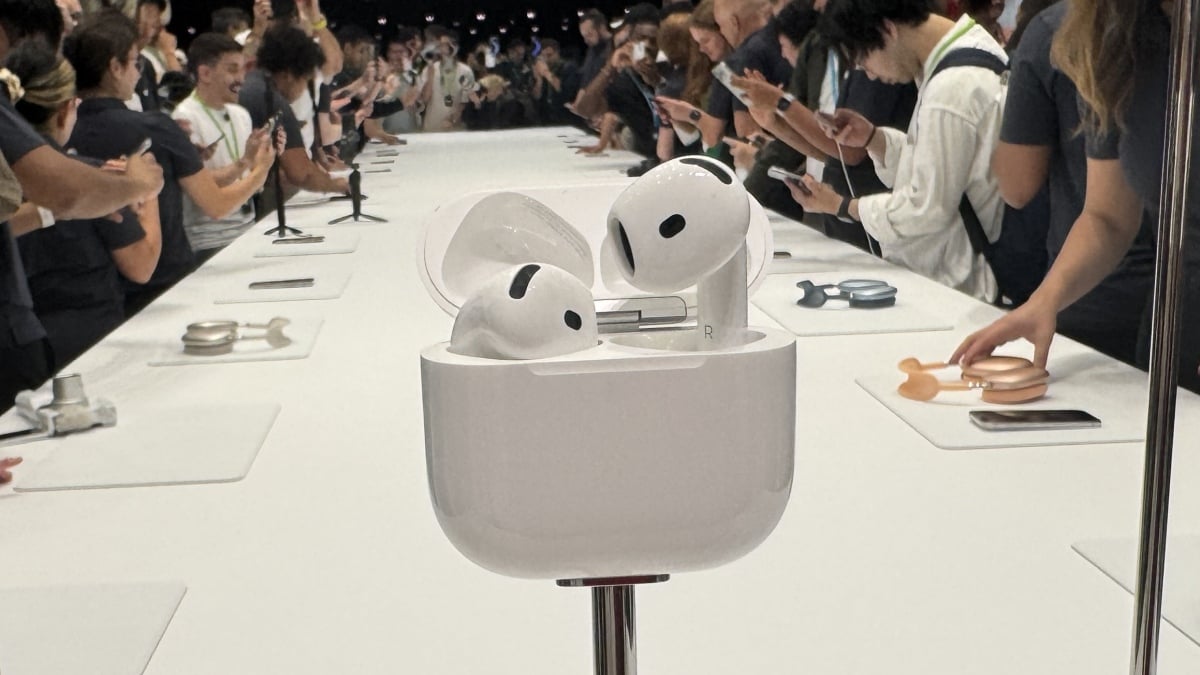 airpods-4:-the-new-active-noise-cancellation-made-‘me-espresso’-sound-like-it-was-performed-in-a-soundproof-cafe